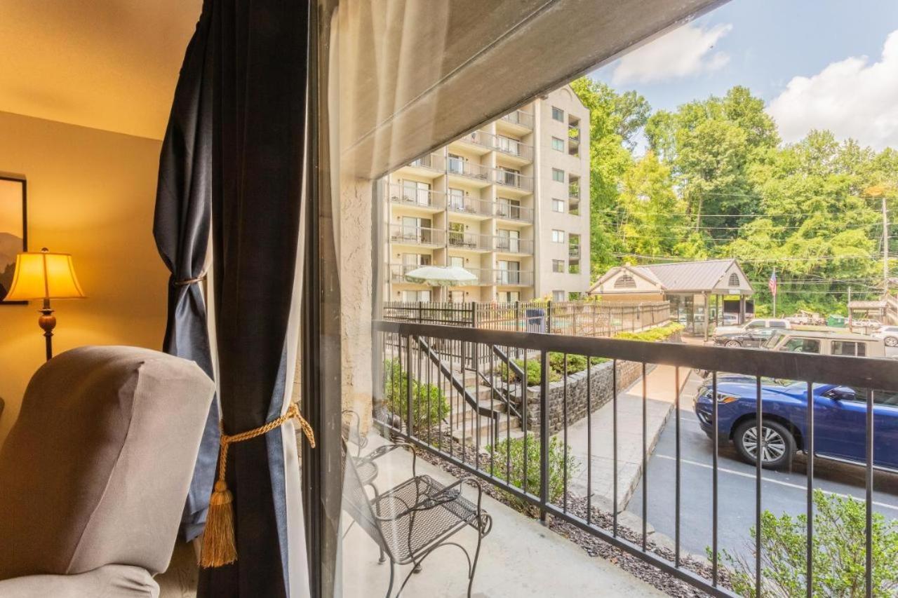 Family Bear Condos, Full King Suite, Kitchen, Pool Access Unit 103 Gatlinburg Ngoại thất bức ảnh