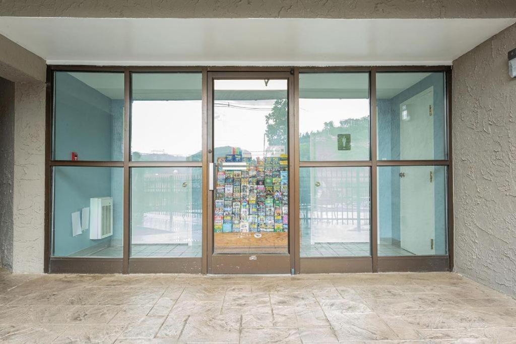 Family Bear Condos, Full King Suite, Kitchen, Pool Access Unit 103 Gatlinburg Ngoại thất bức ảnh